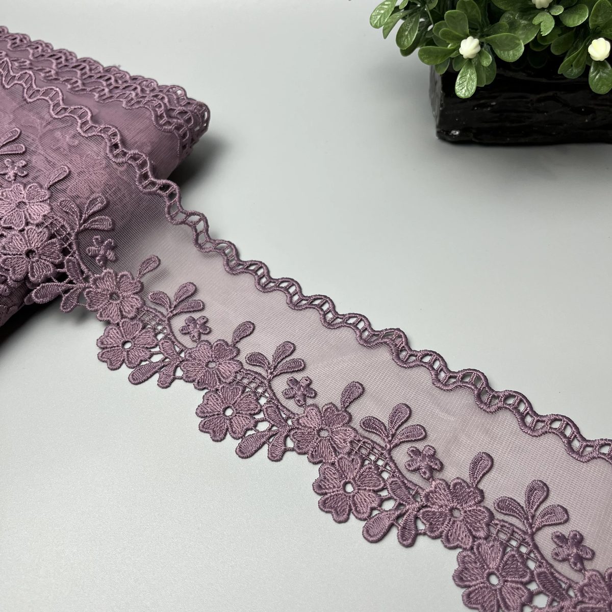 Daisy Sprig Wavy Edge Organza Net Lace Muted Dusty Mauve